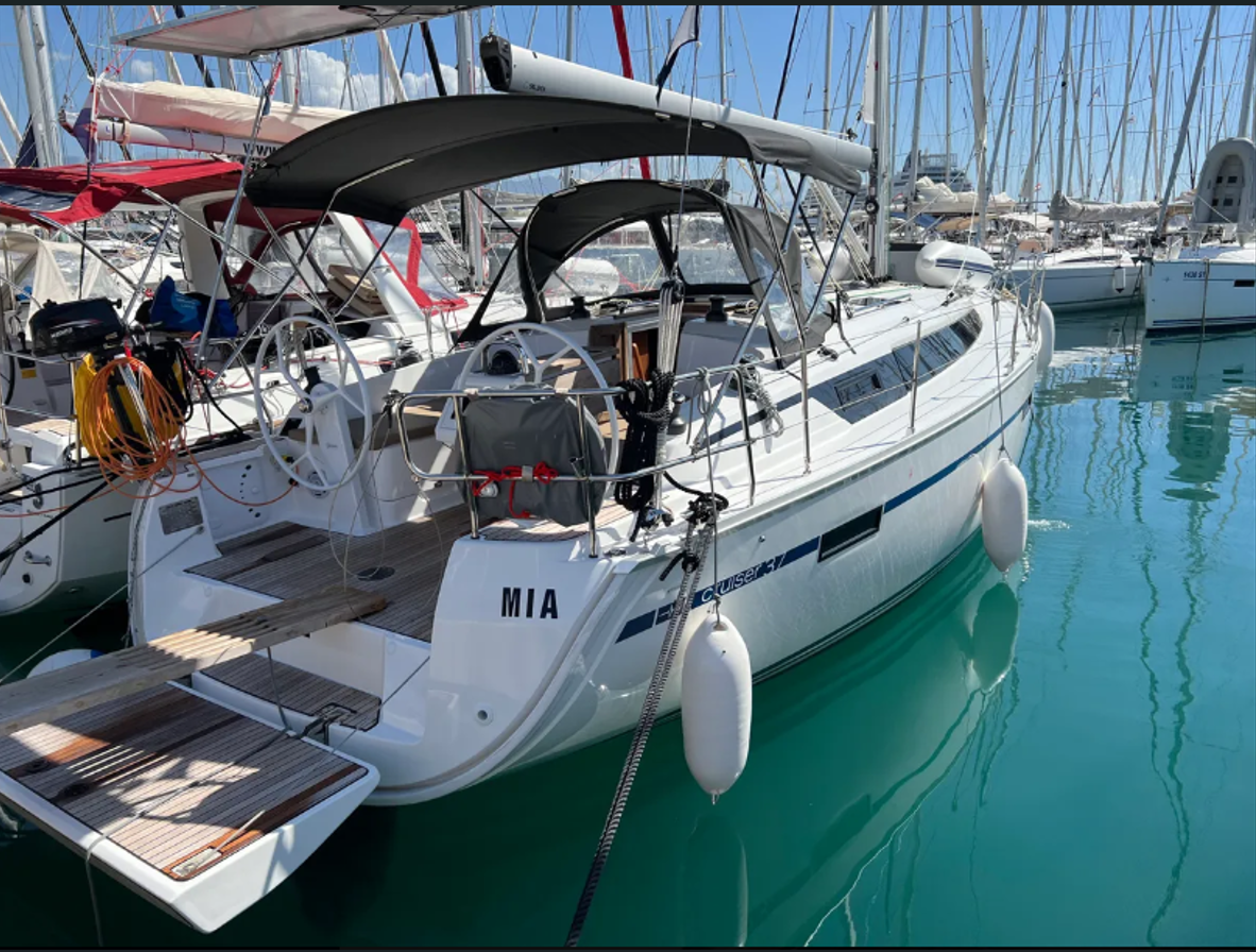 Bavaria Cruiser 37 - 3 cab. — photo 1