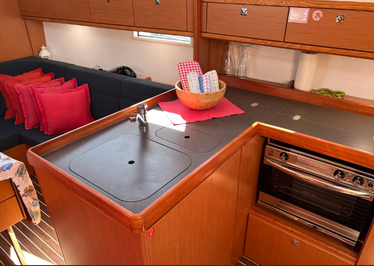 Bavaria Cruiser 37 - 3 cab. — photo 6