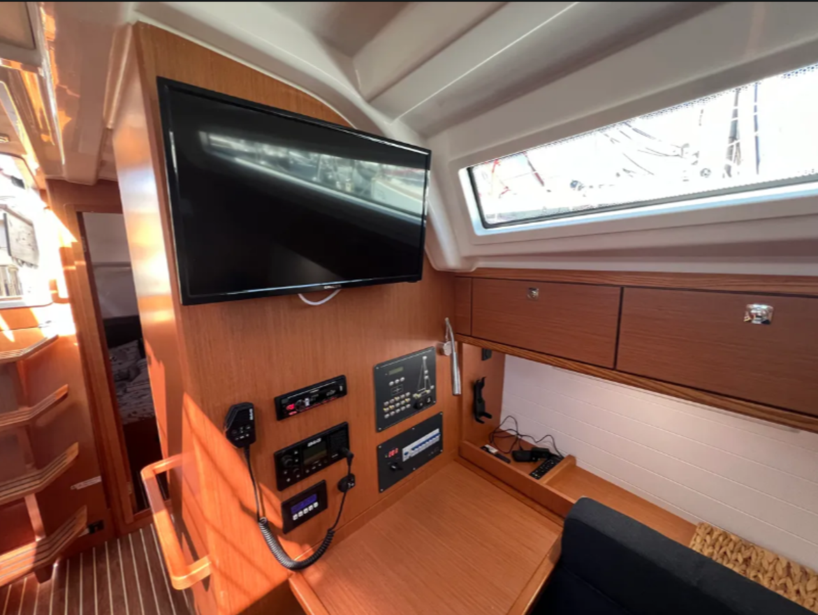 Bavaria Cruiser 37 - 3 cab. — photo 8