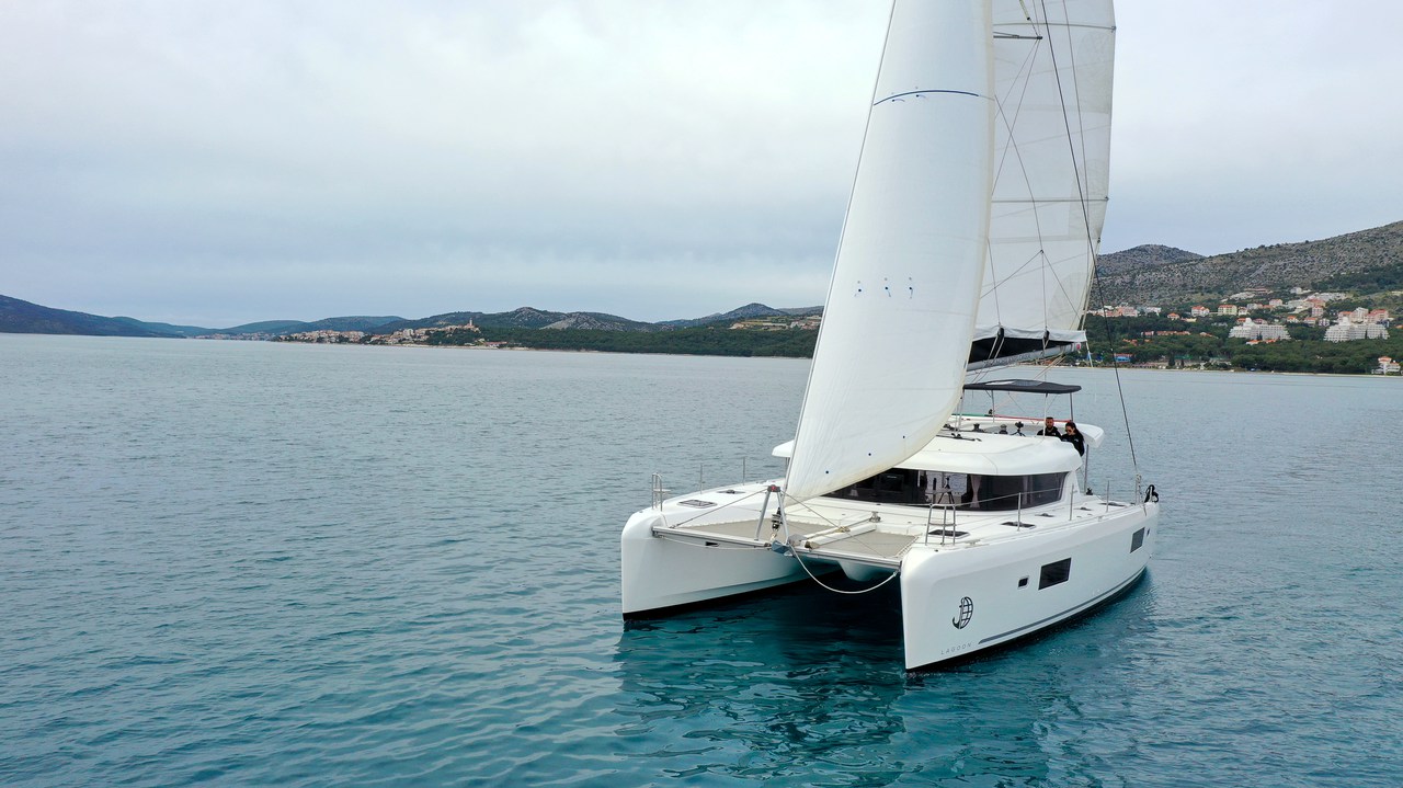 Lagoon 42 - 4 + 2 cab. — photo 6