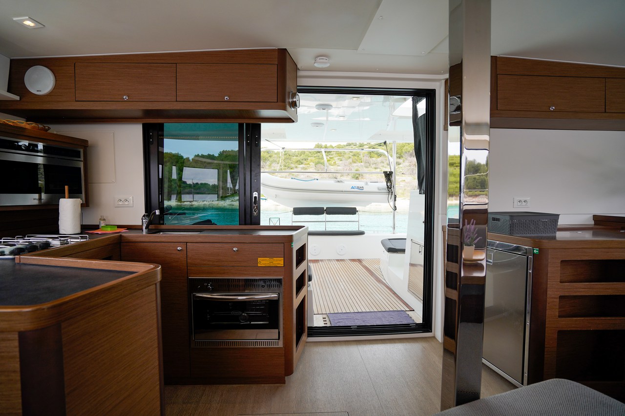 Lagoon 42 - 4 + 2 cab. — photo 12