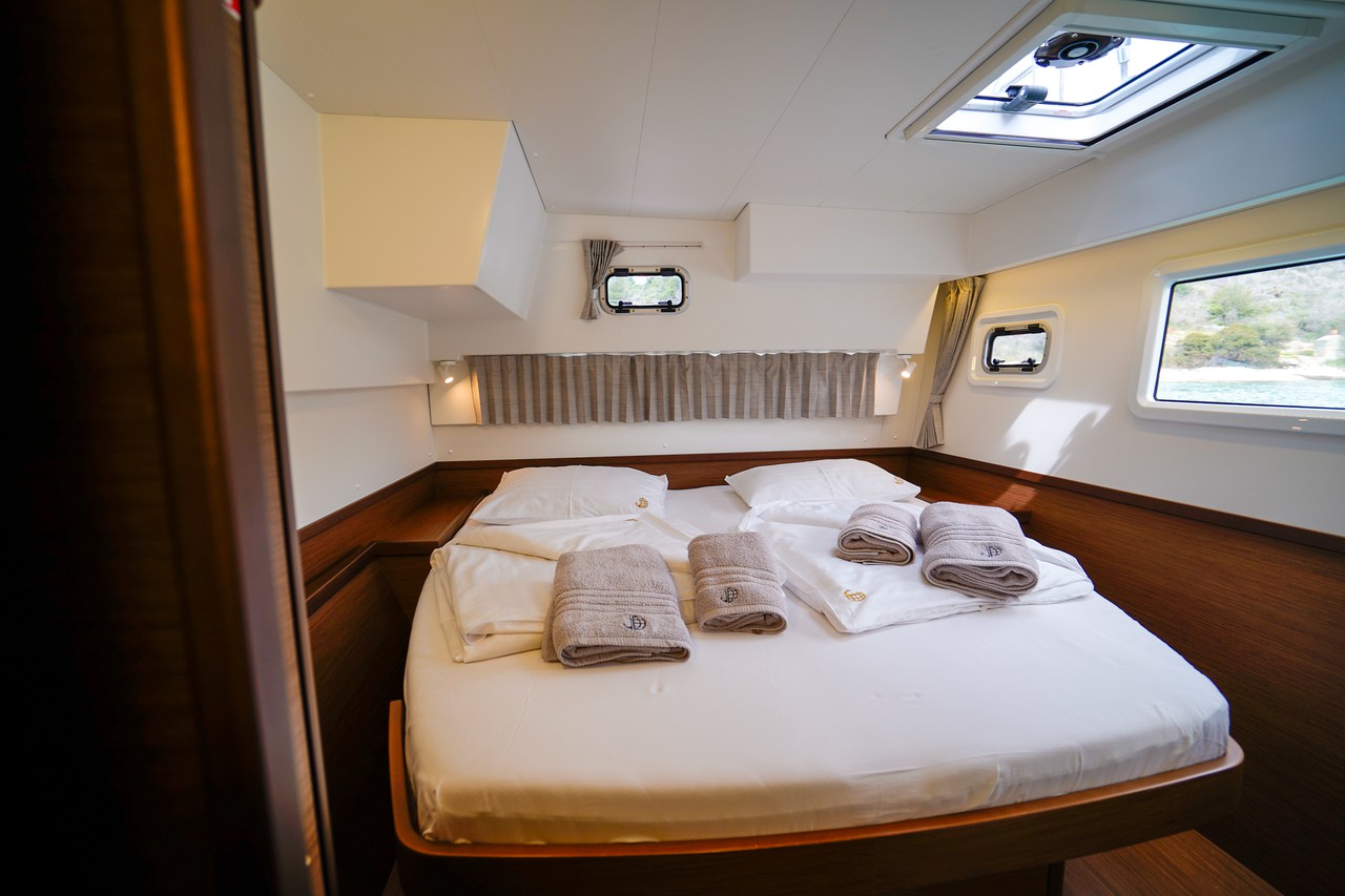 Lagoon 42 - 4 + 2 cab. — photo 17