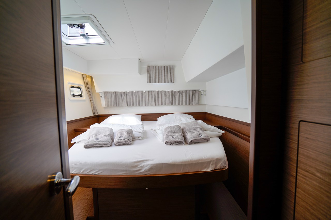 Lagoon 42 - 4 + 2 cab. — photo 19
