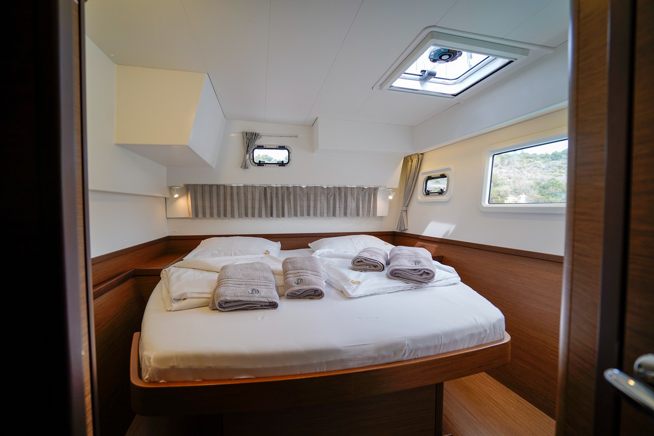 Lagoon 42 - 4 + 2 cab. — photo 23