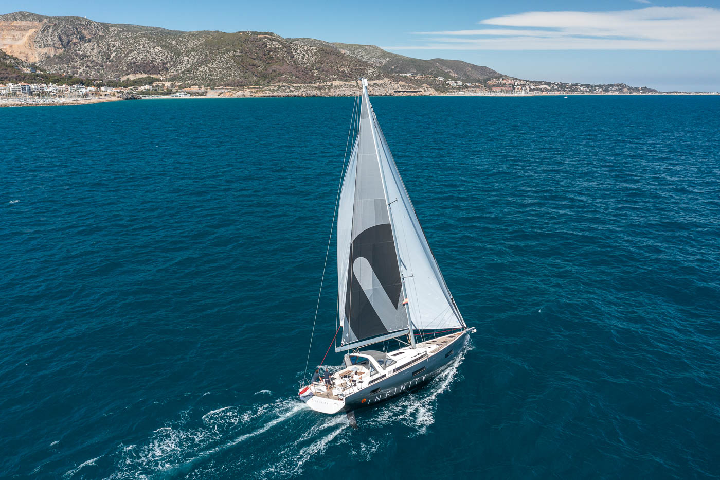 Oceanis 60 - 3 + 1 cab. — photo 1