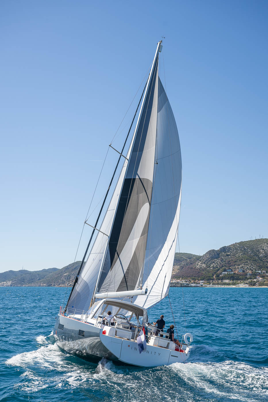 Oceanis 60 - 3 + 1 cab. — photo 4