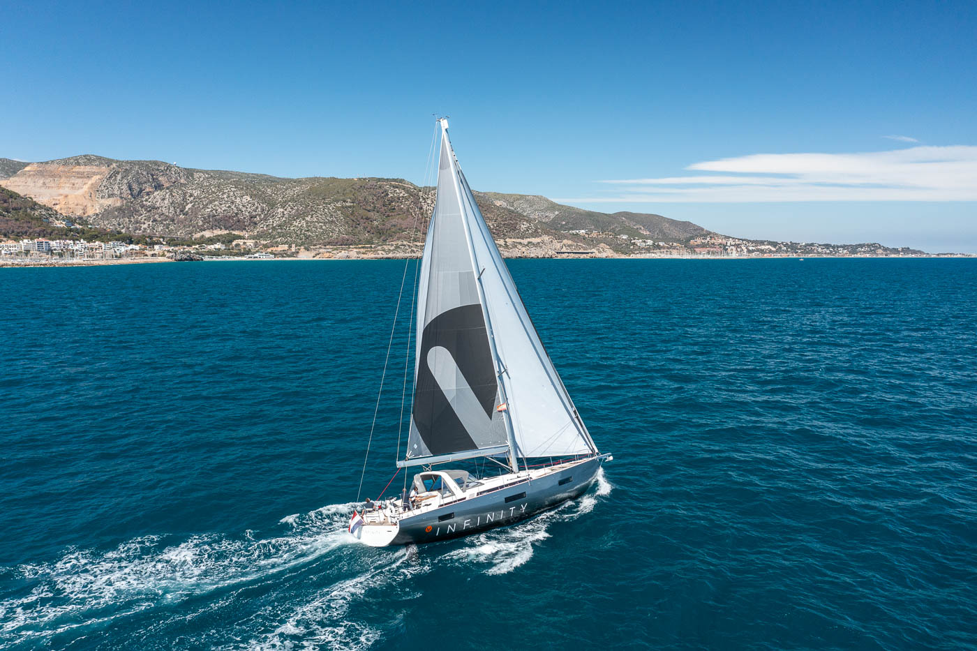 Oceanis 60 - 3 + 1 cab. — photo 11