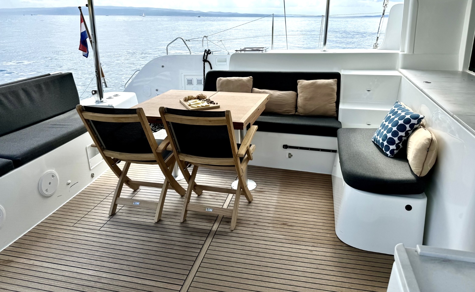 Lagoon 46 OW - 3 + 2 cab. — photo 1