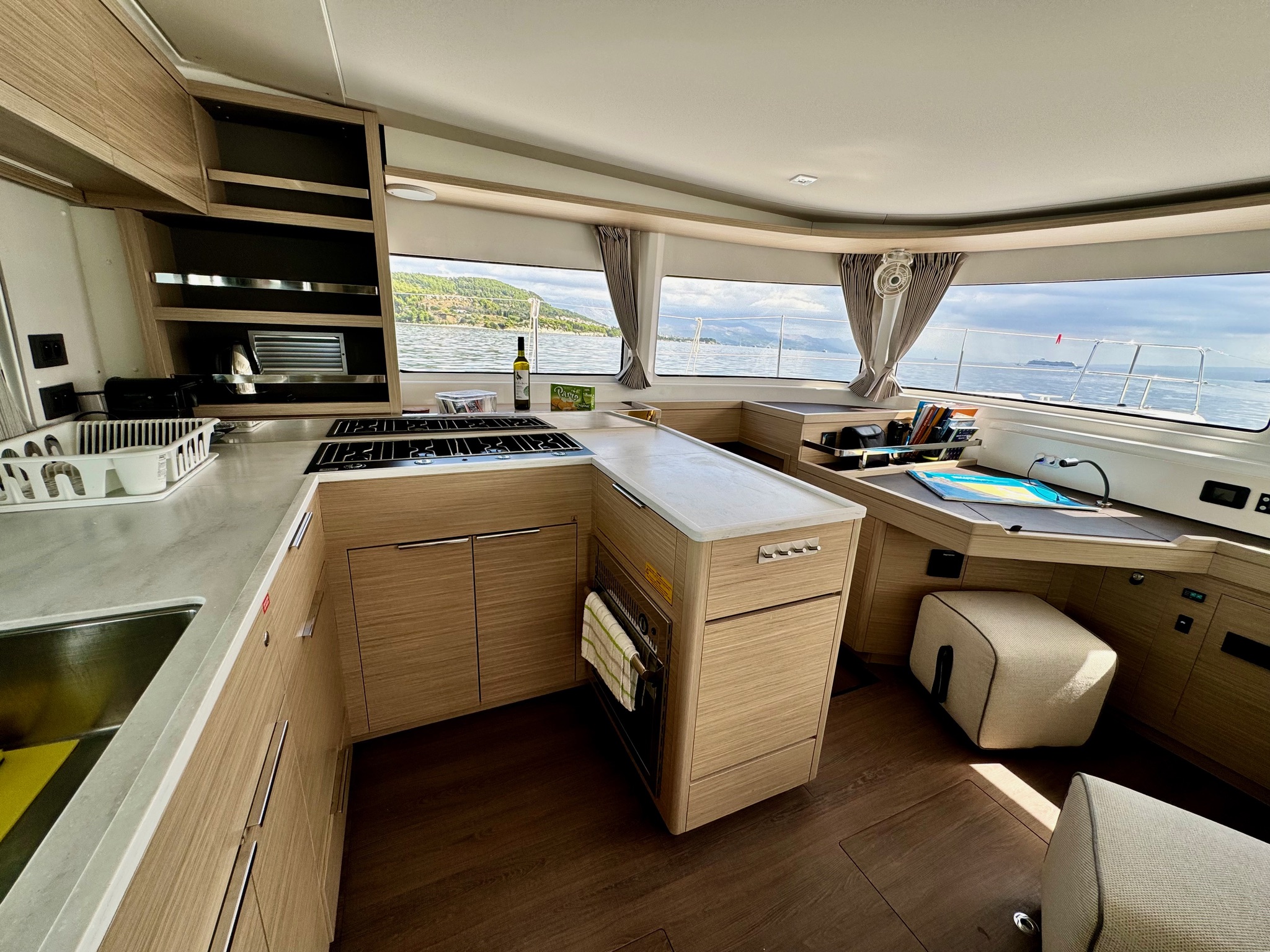 Lagoon 46 OW - 3 + 2 cab. — photo 9