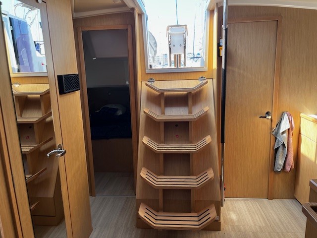 Bavaria C42 — photo 9