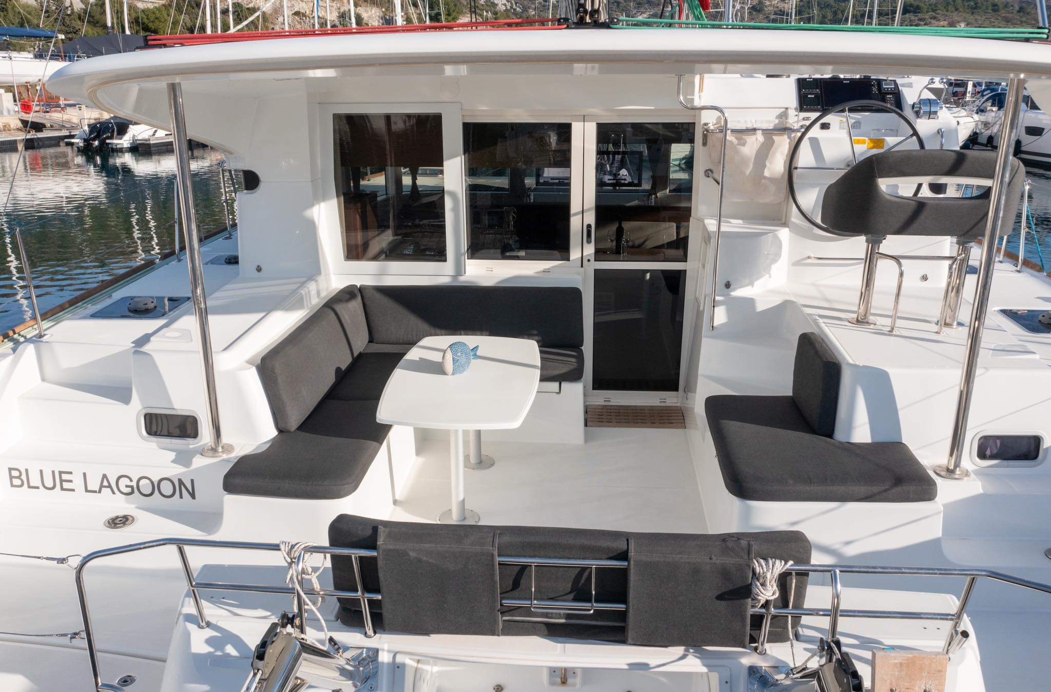 Lagoon 40 - 4 + 2 cab — photo 4