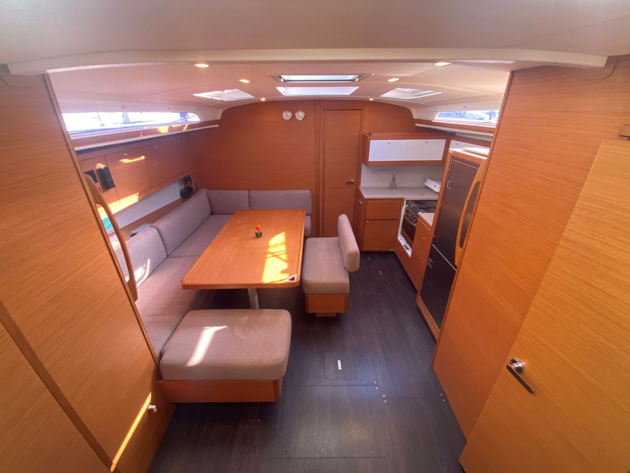 Dufour 470 - 5 + 1 cab. — photo 5