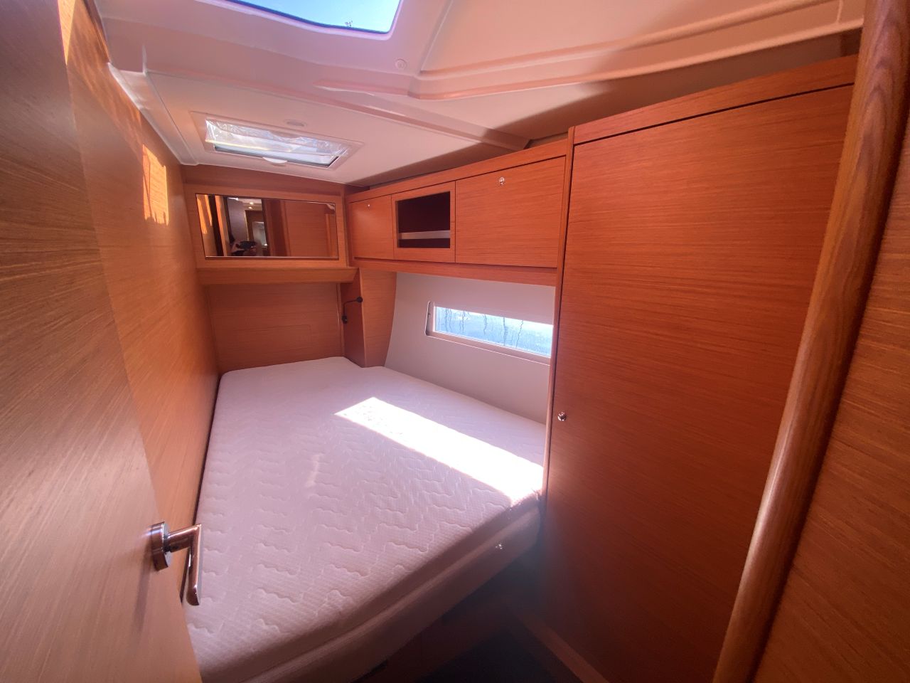 Dufour 470 - 5 + 1 cab. — photo 8