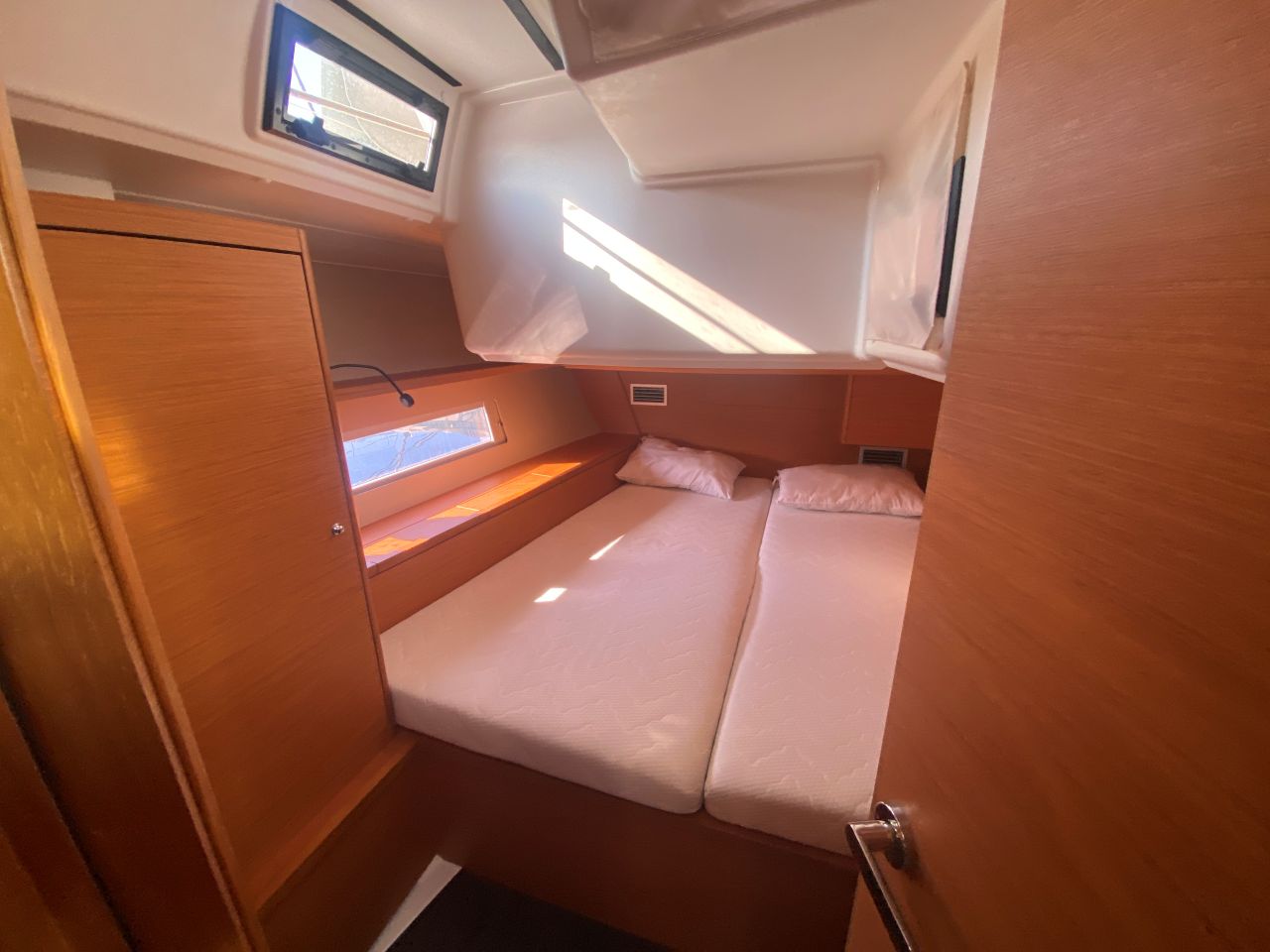 Dufour 470 - 5 + 1 cab. — photo 9