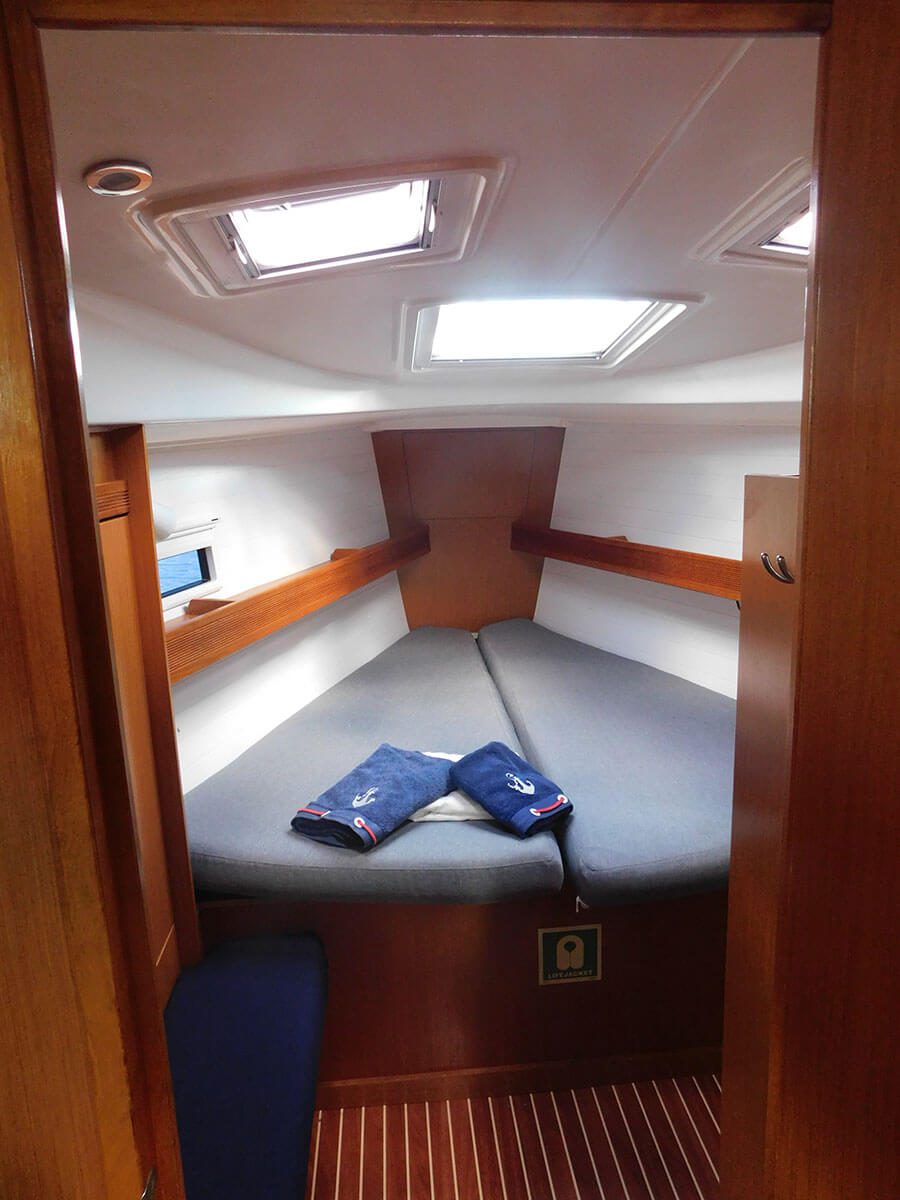 Bavaria Cruiser 36 — photo 12