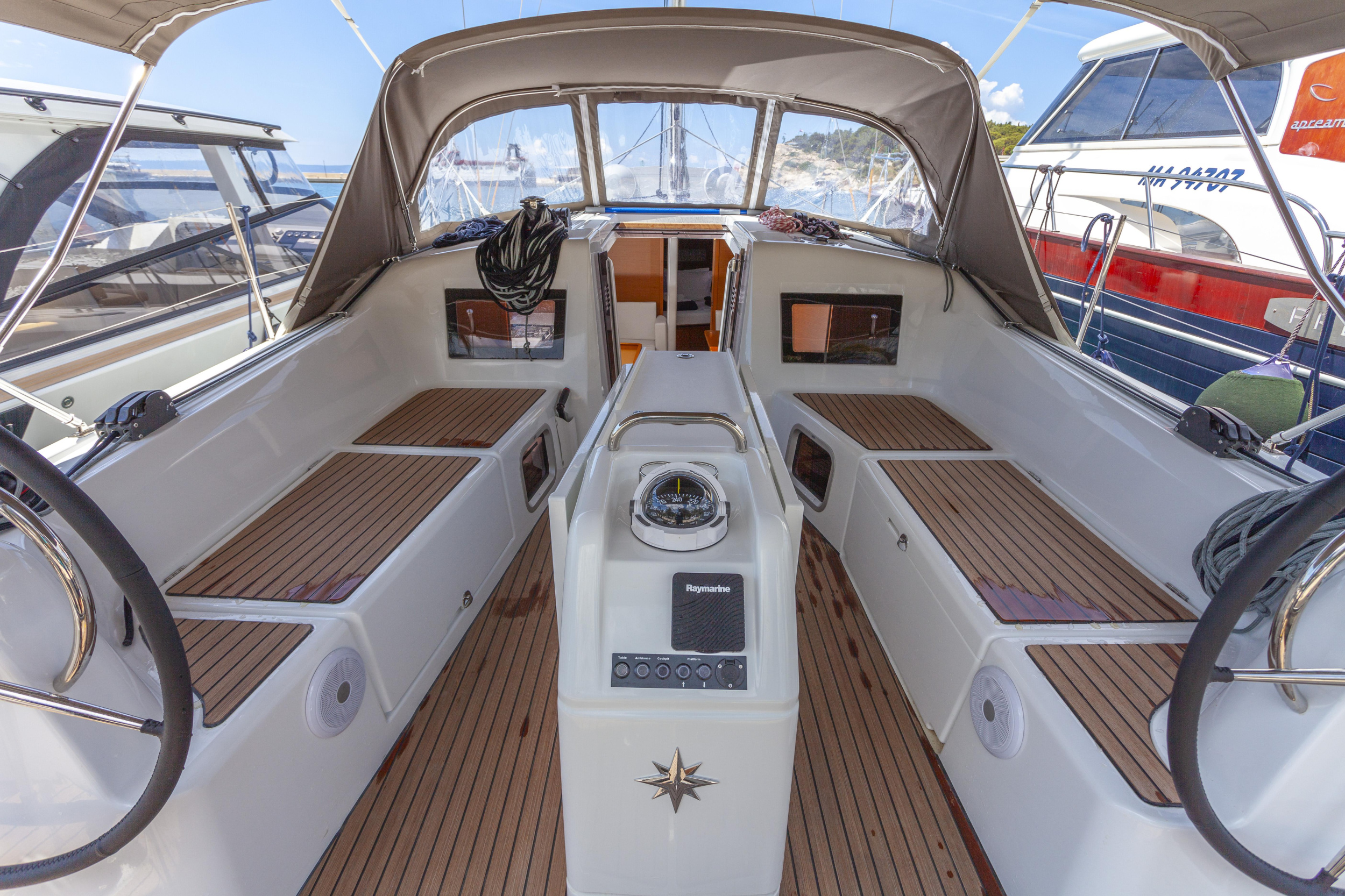 Sun Odyssey 410 - 3 cab. — photo 4