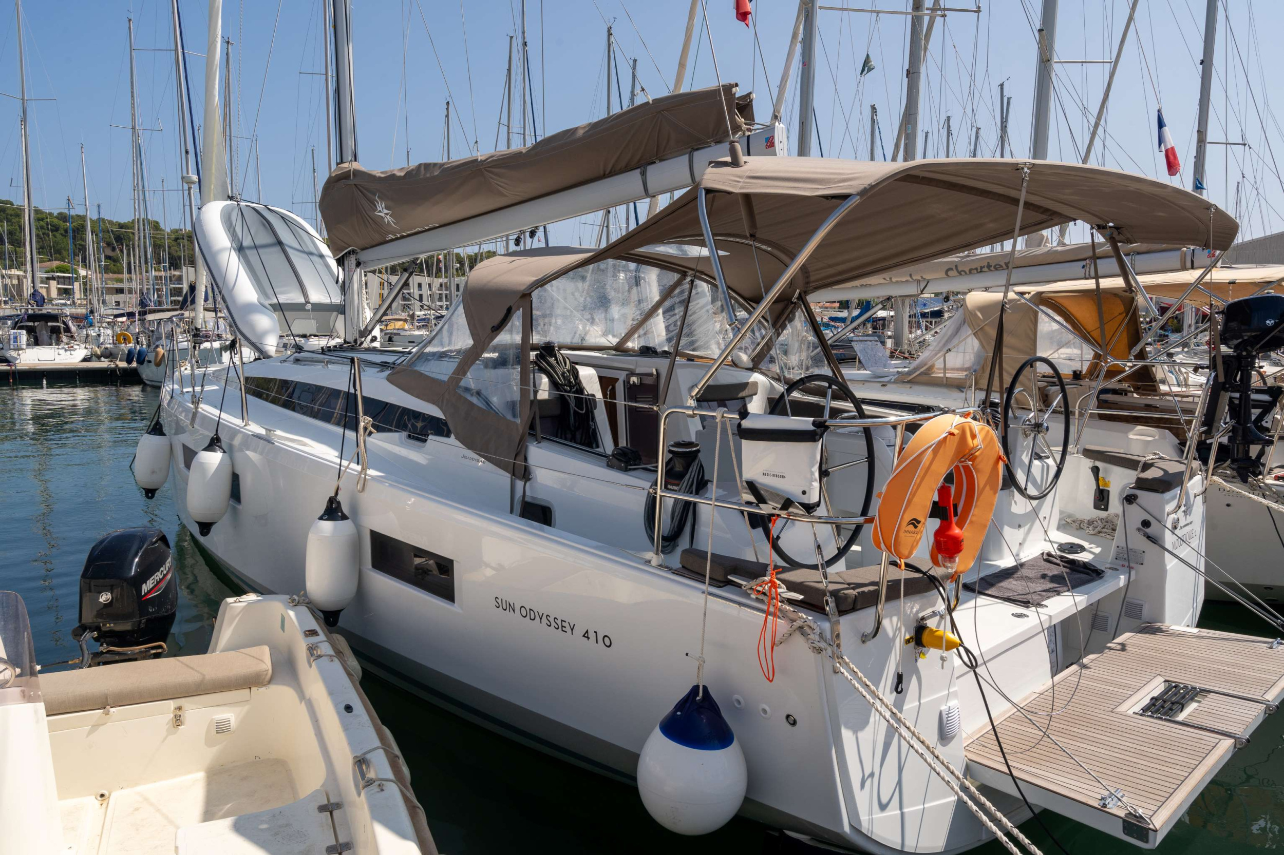 Sun Odyssey 410 - 3 cab. — photo 3
