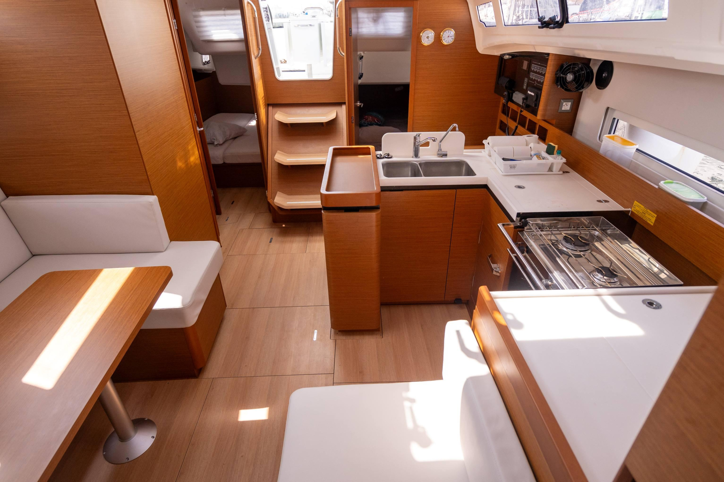 Sun Odyssey 410 - 3 cab. — photo 9