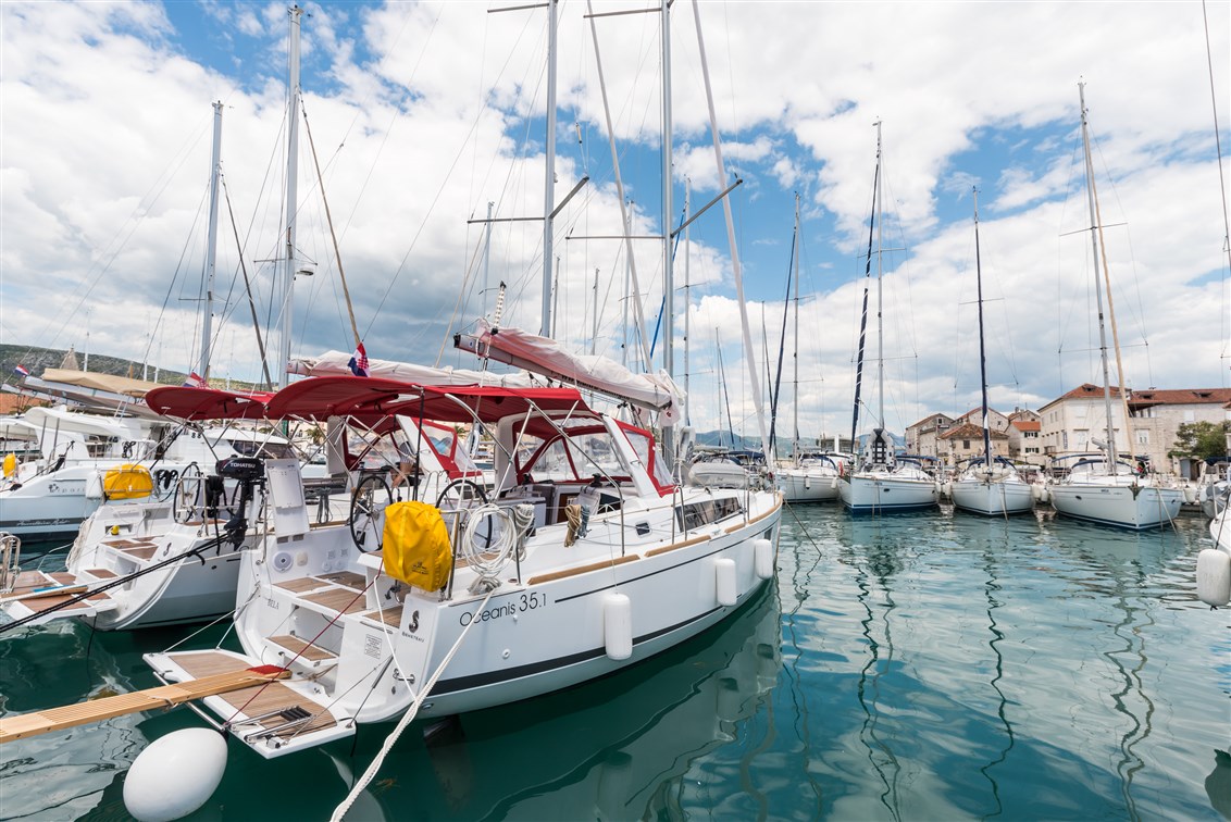 Oceanis 35.1 — photo 4