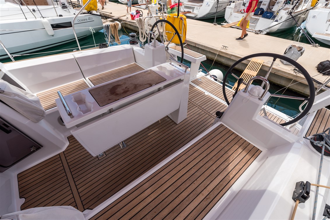 Oceanis 35.1 — photo 9