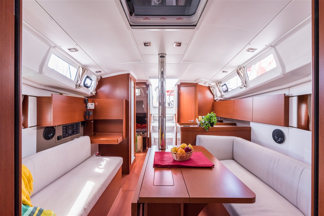Oceanis 35.1 — photo 12