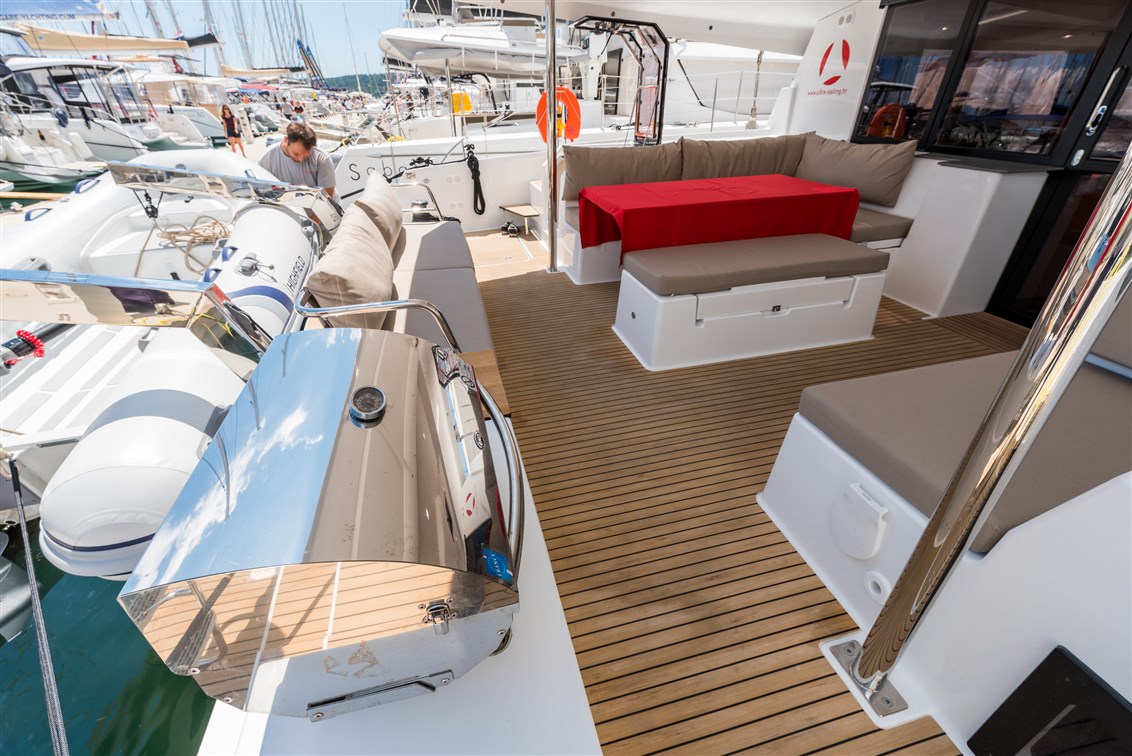 Fountaine Pajot Saona 47 Quintet - 5 + 1 cab. — photo 9