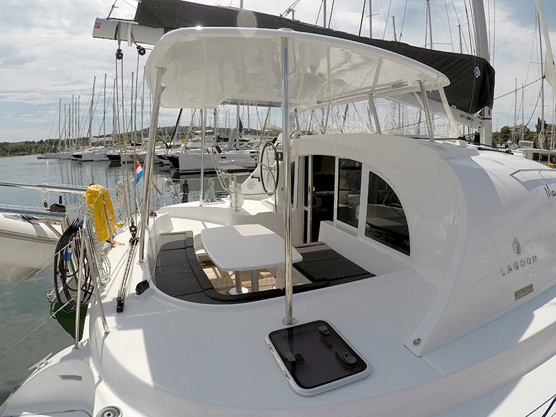 Lagoon 380 - 4 + 2 cab. — photo 4
