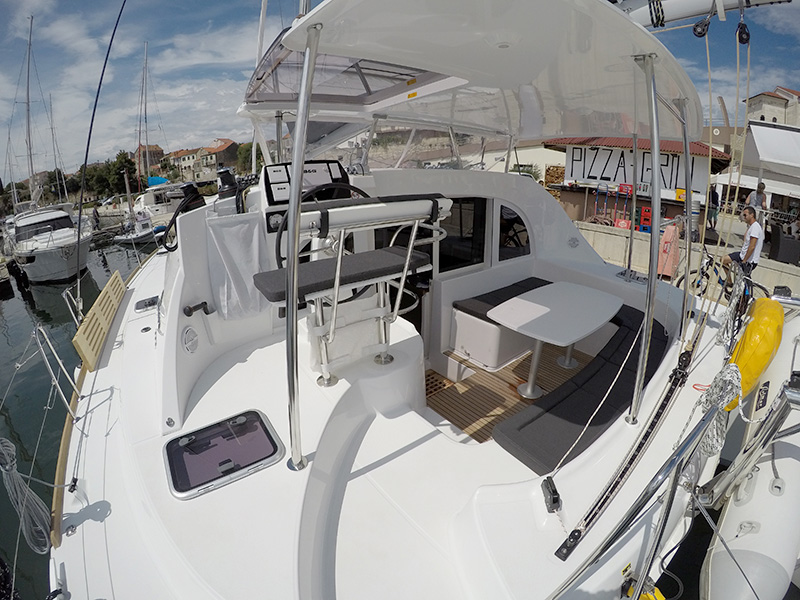 Lagoon 380 - 4 + 2 cab. — photo 10