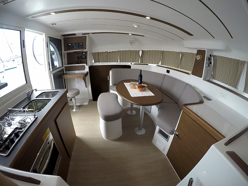 Lagoon 380 - 4 + 2 cab. — photo 23