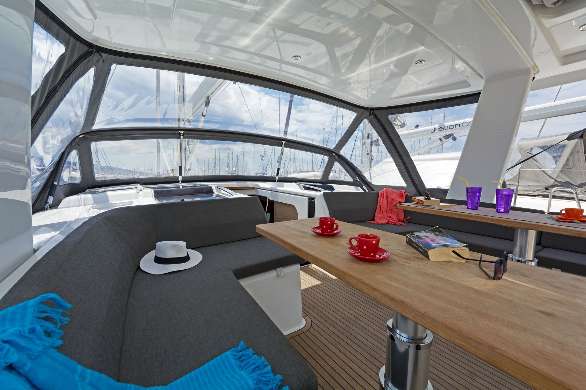 Hanse 548 - 4 + 1 cab. — photo 11