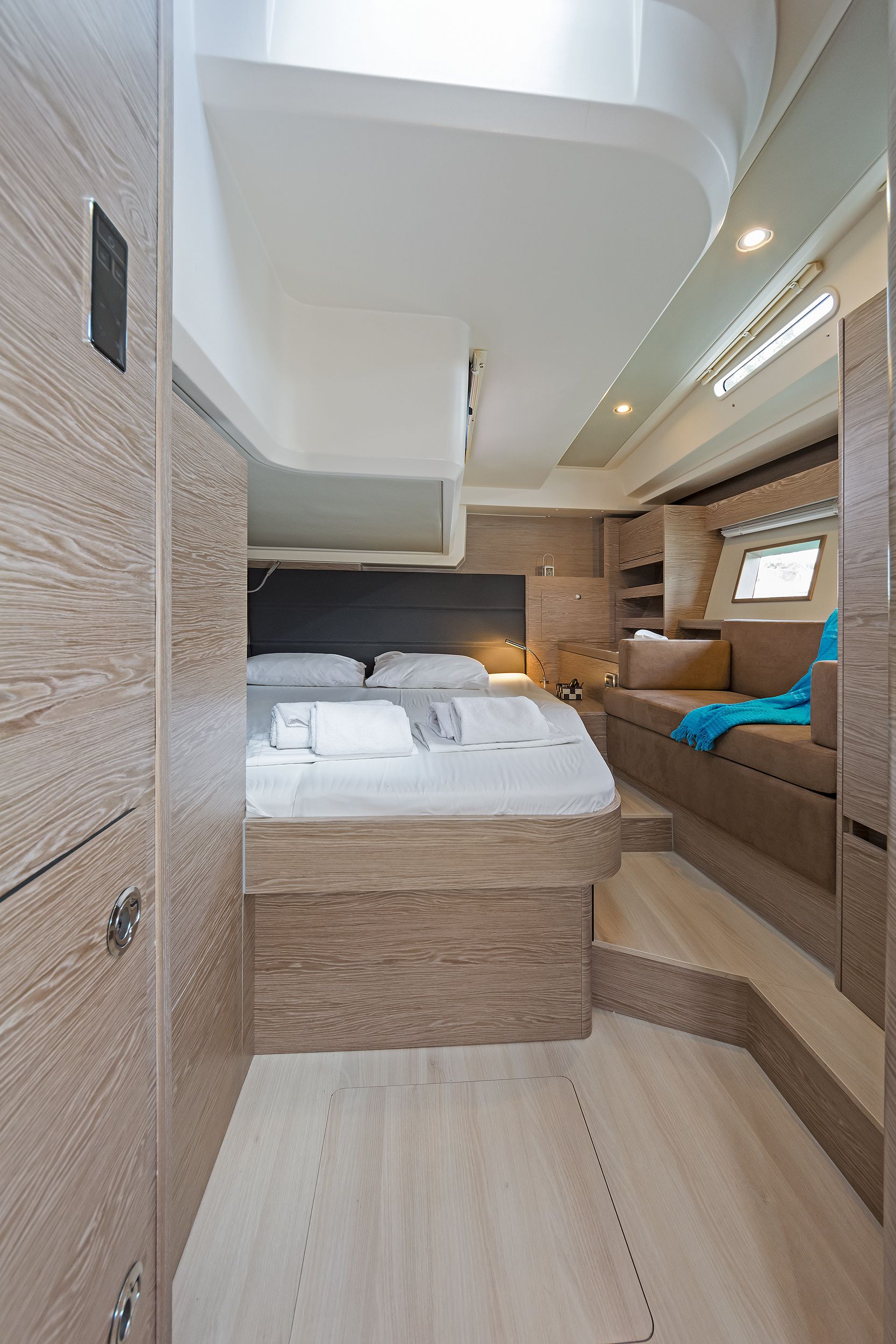 Hanse 548 - 4 + 1 cab. — photo 17