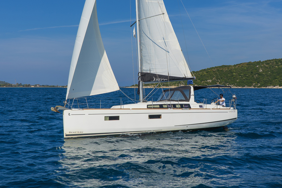 Oceanis 38.1 — photo 4