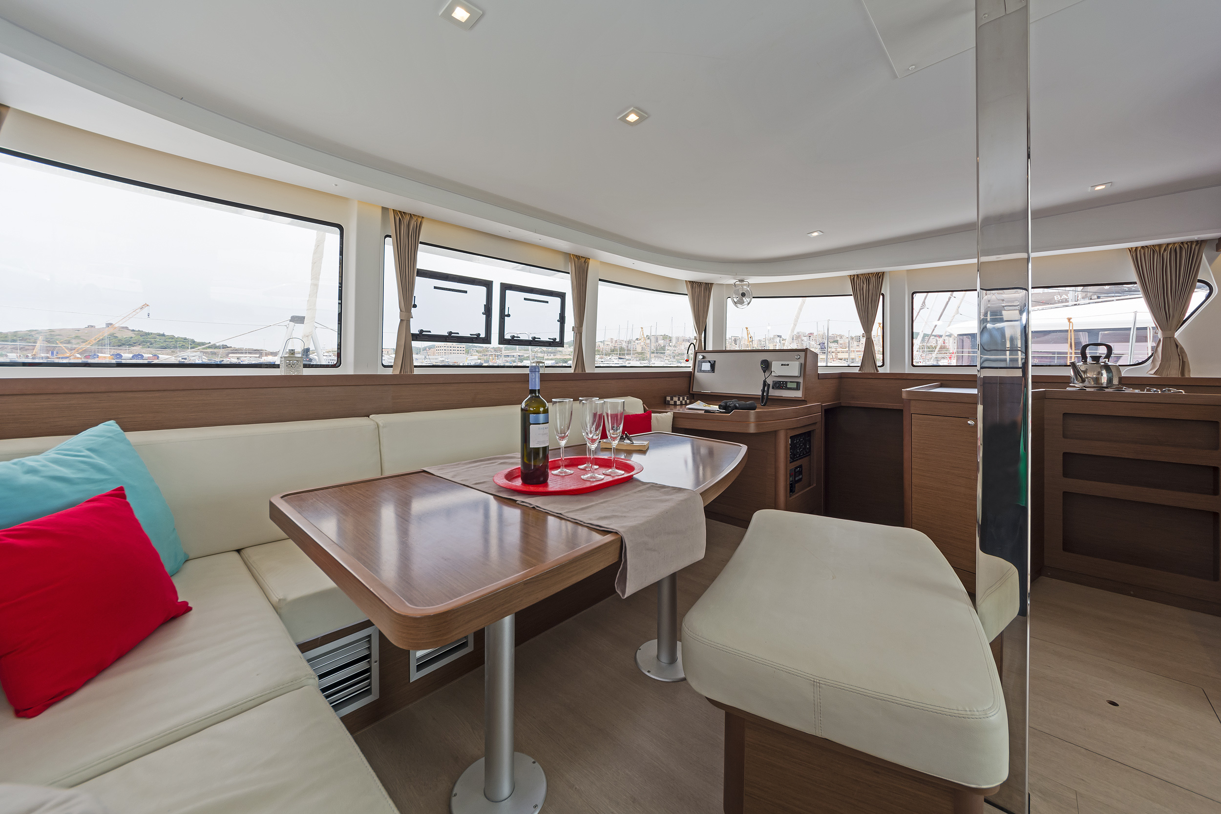Lagoon 42 - 4 + 2 cab. — photo 16