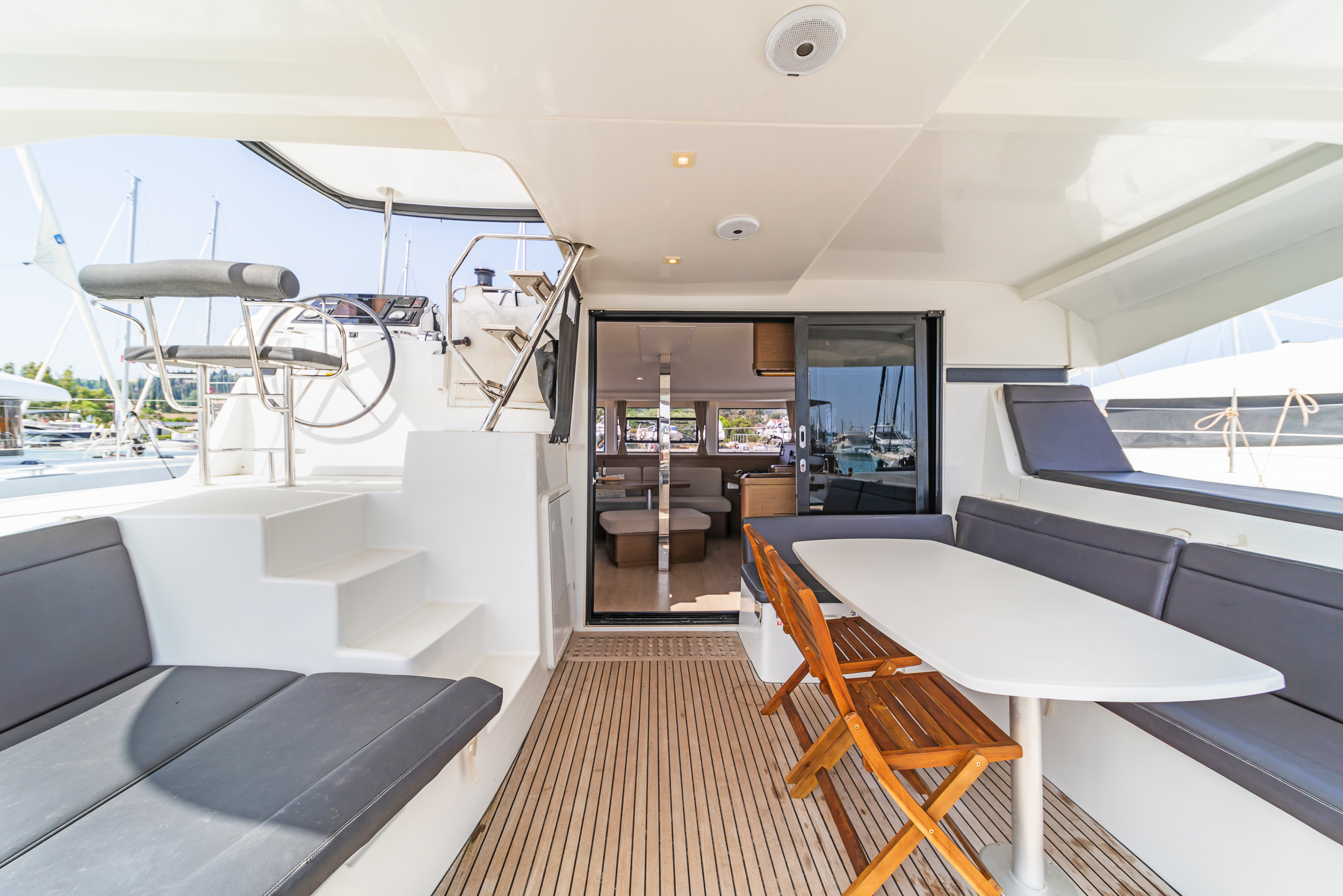 Lagoon 42 - 4 + 2 cab. — photo 6