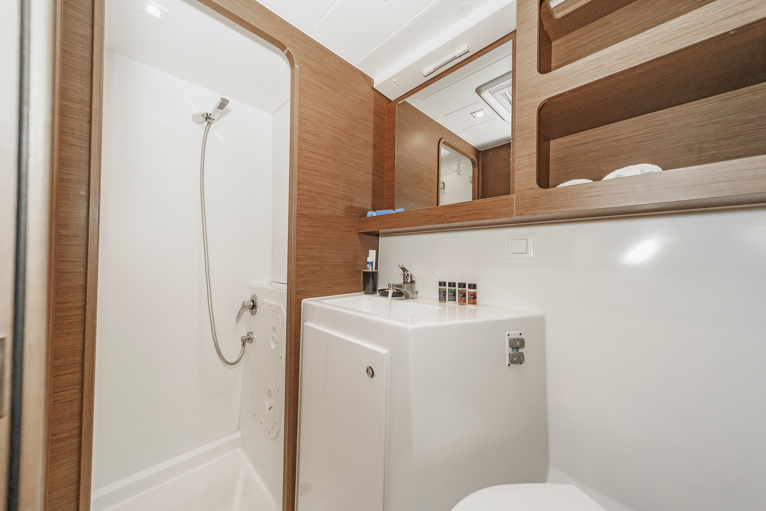 Lagoon 42 - 4 + 2 cab. — photo 24