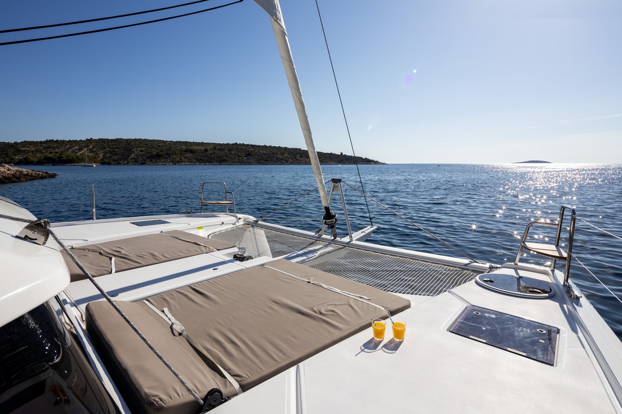 Dufour 48 Catamaran - 5 + 1 cab. — photo 15
