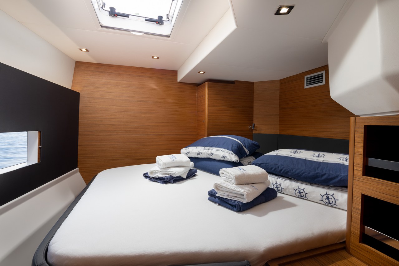 Dufour 48 Catamaran - 5 + 1 cab. — photo 18