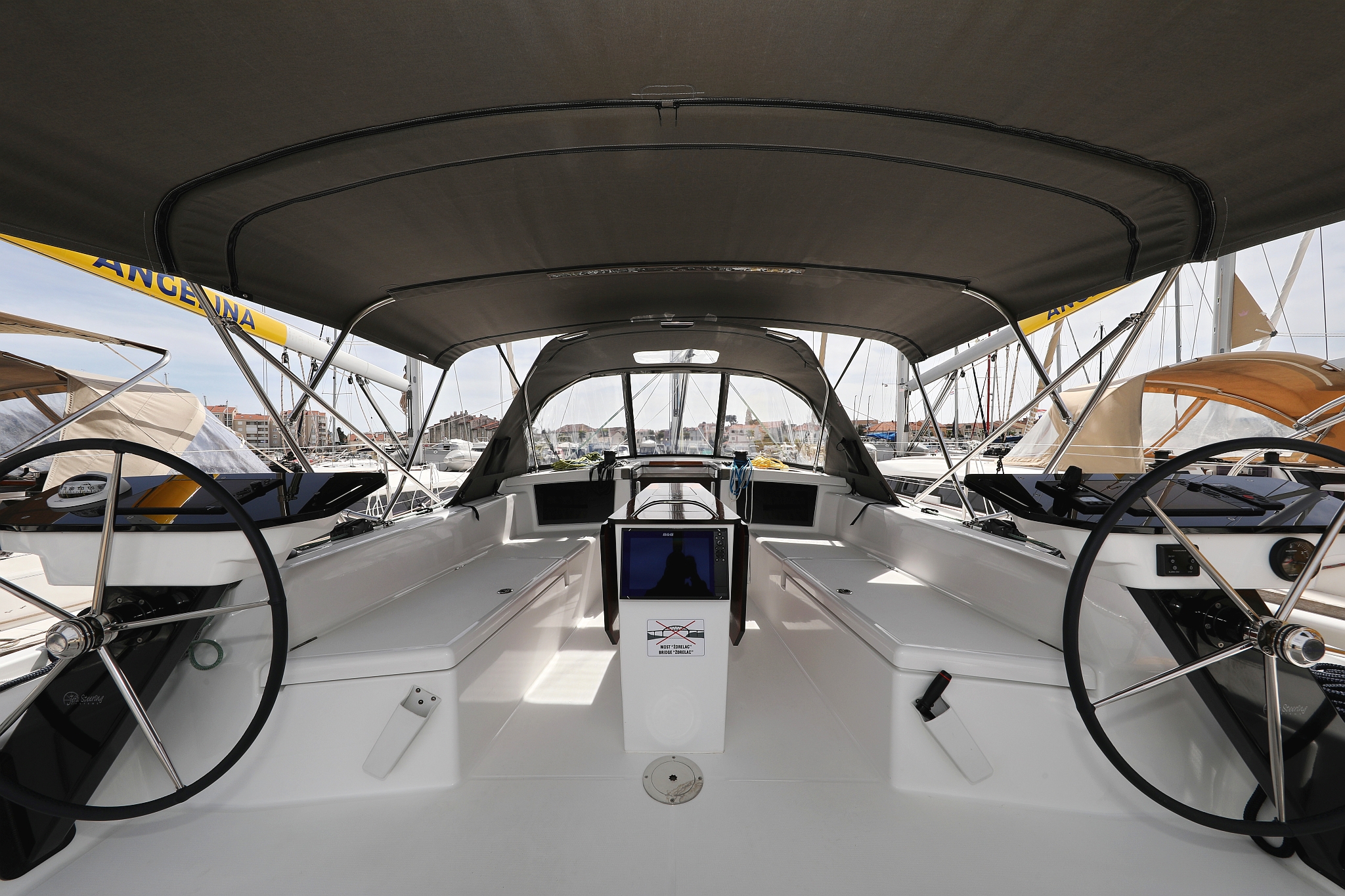 Dufour 41 - 3 cab. — photo 43
