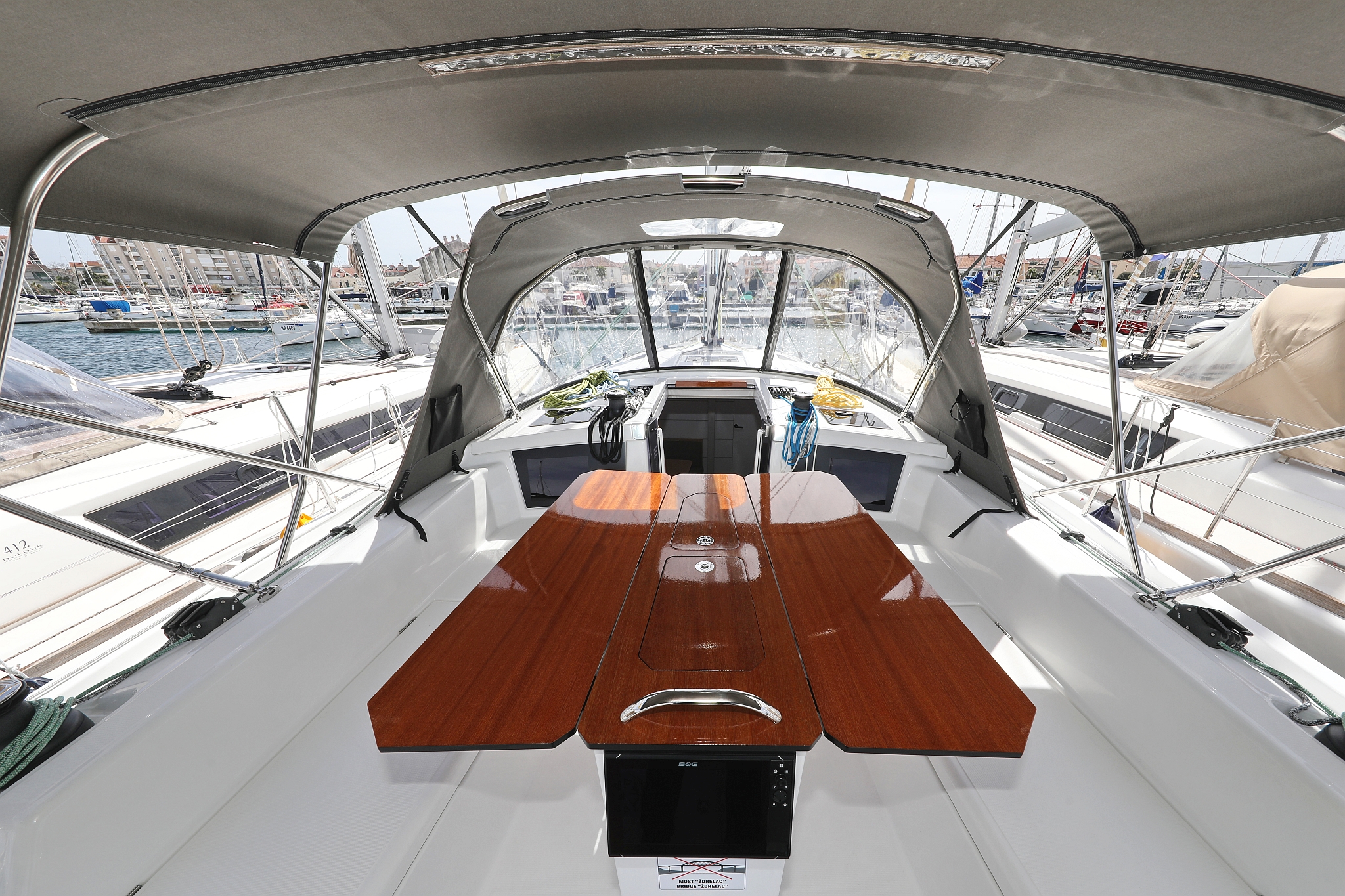 Dufour 41 - 3 cab. — photo 44