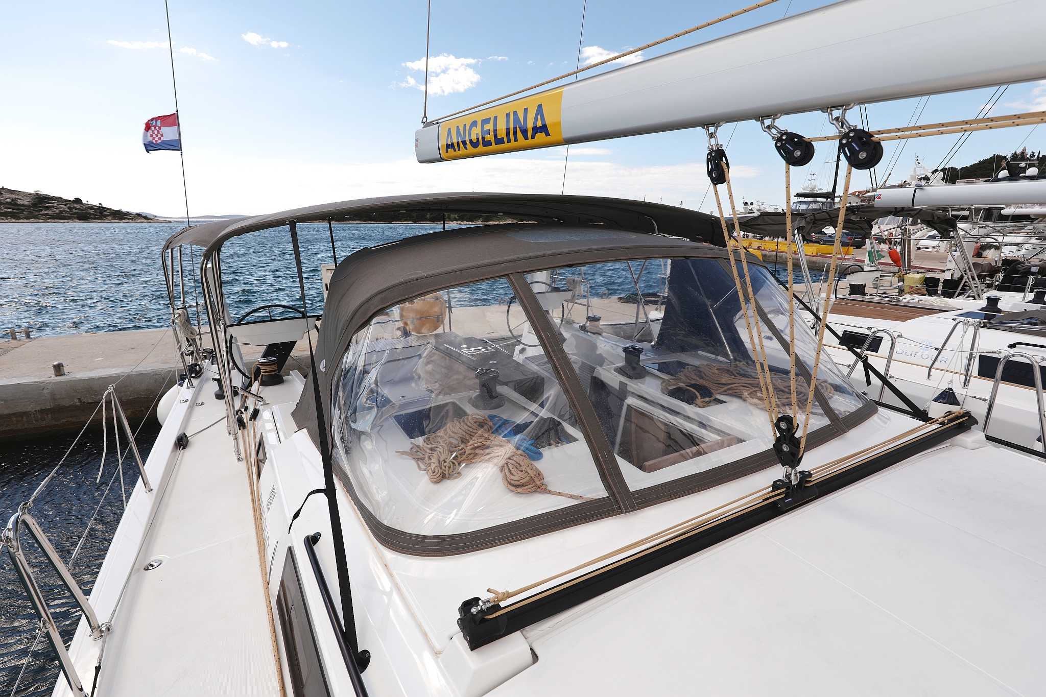 Dufour 470 - 5 cab. — photo 12