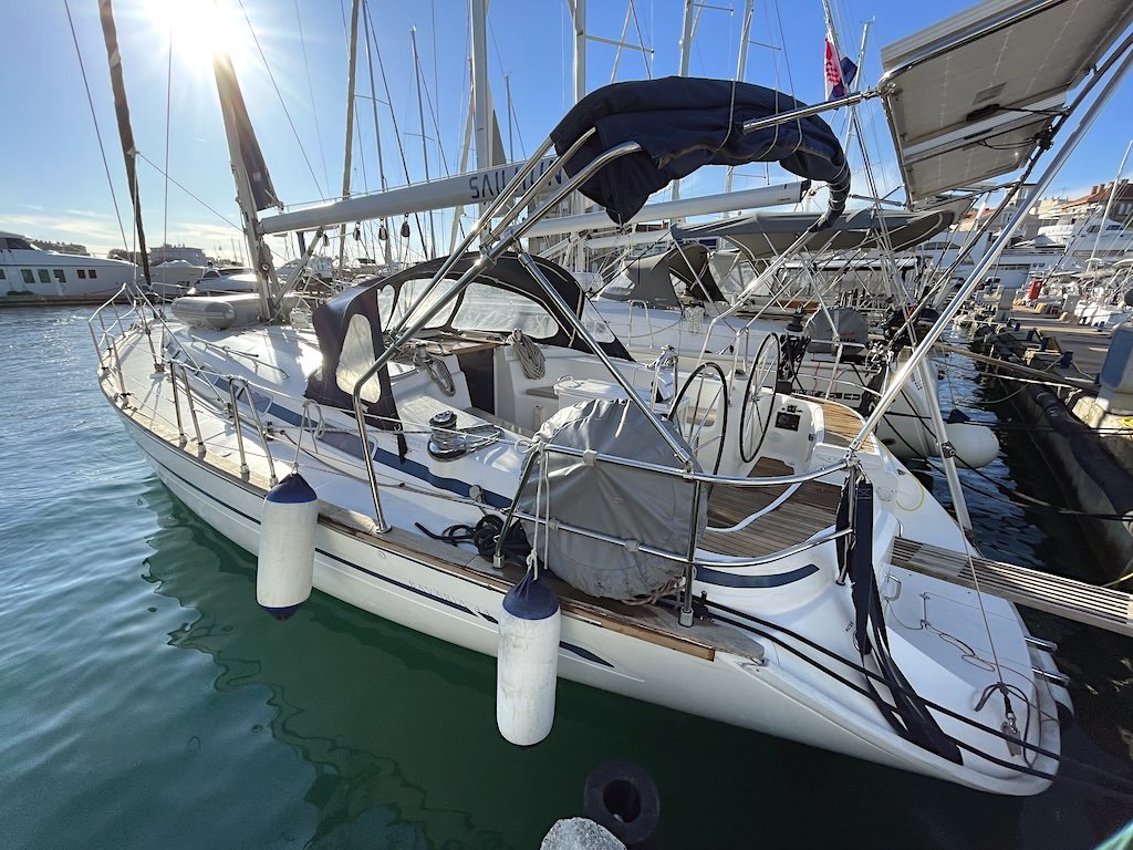 Bavaria 44 — photo 1