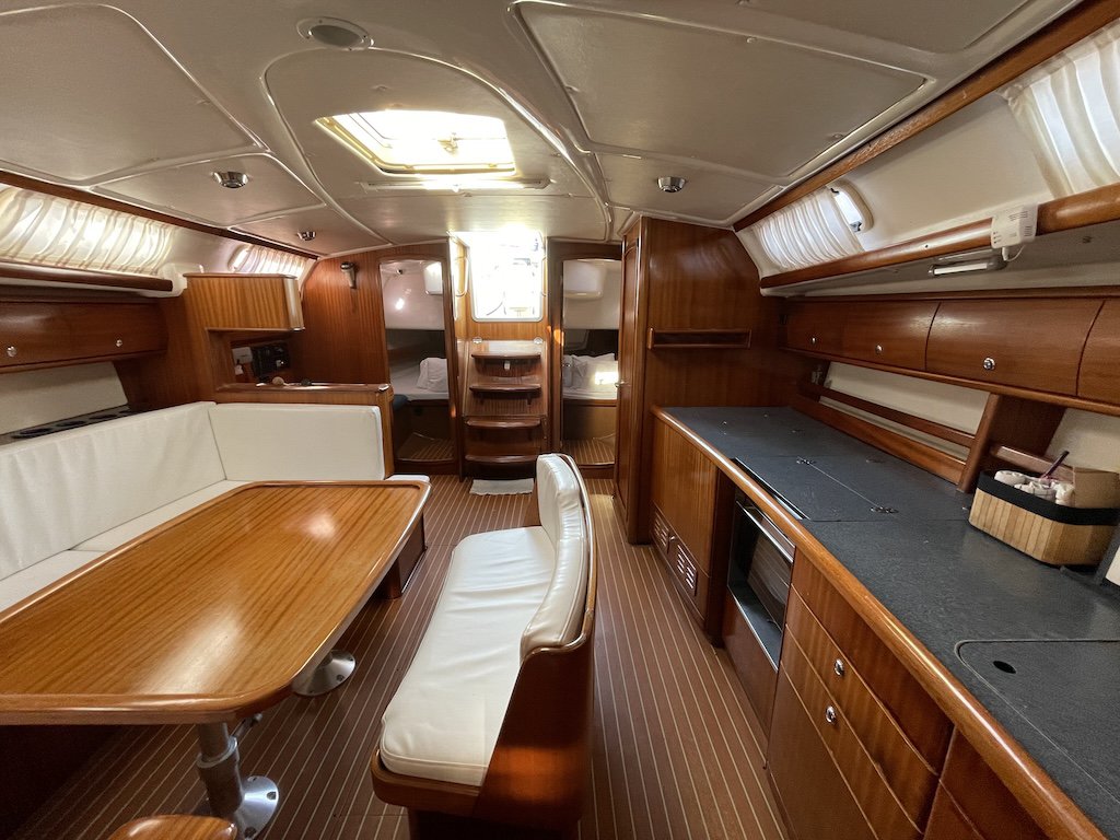 Bavaria 44 — photo 7