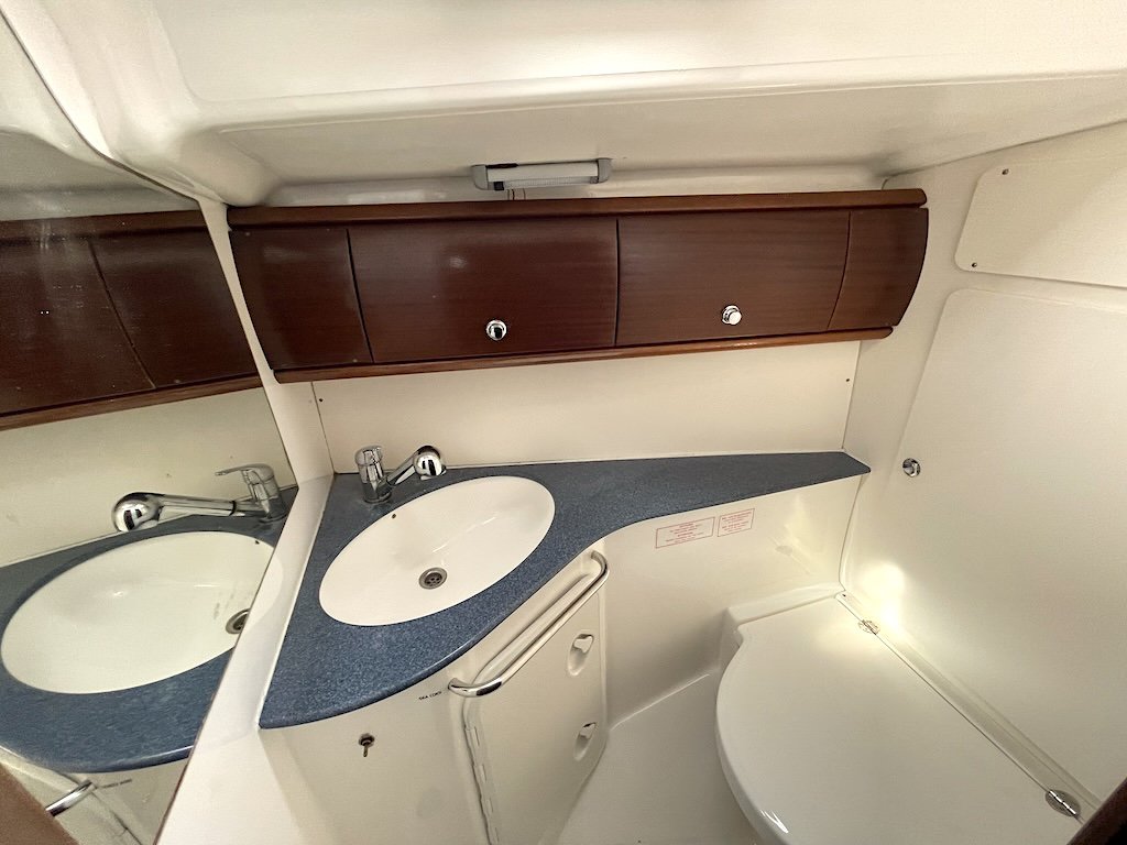 Bavaria 44 — photo 23