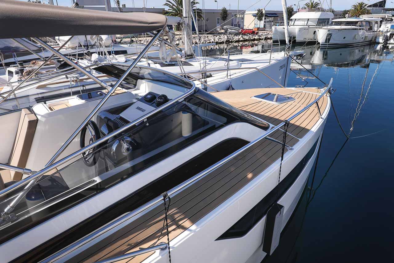 Nuva M9 Cabin — photo 4