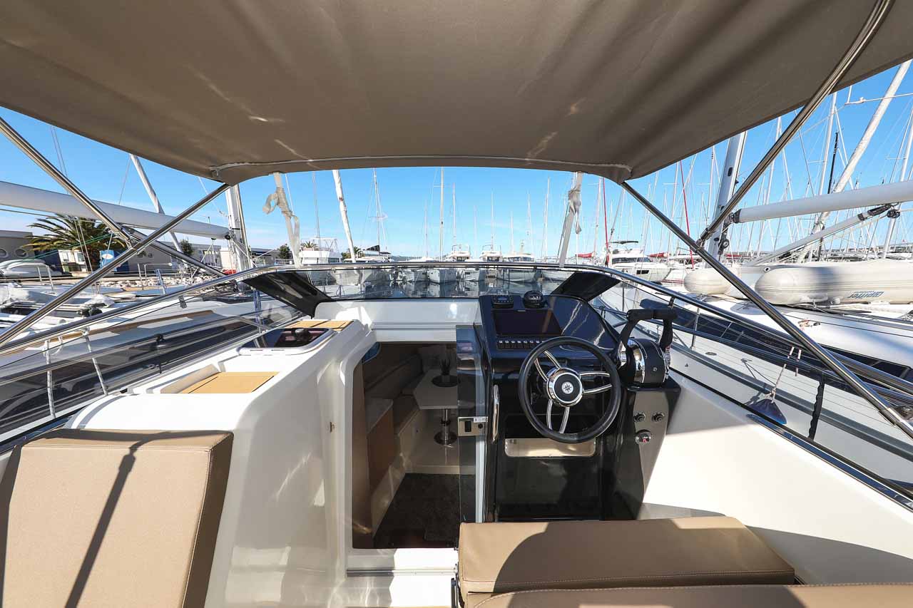 Nuva M9 Cabin — photo 11