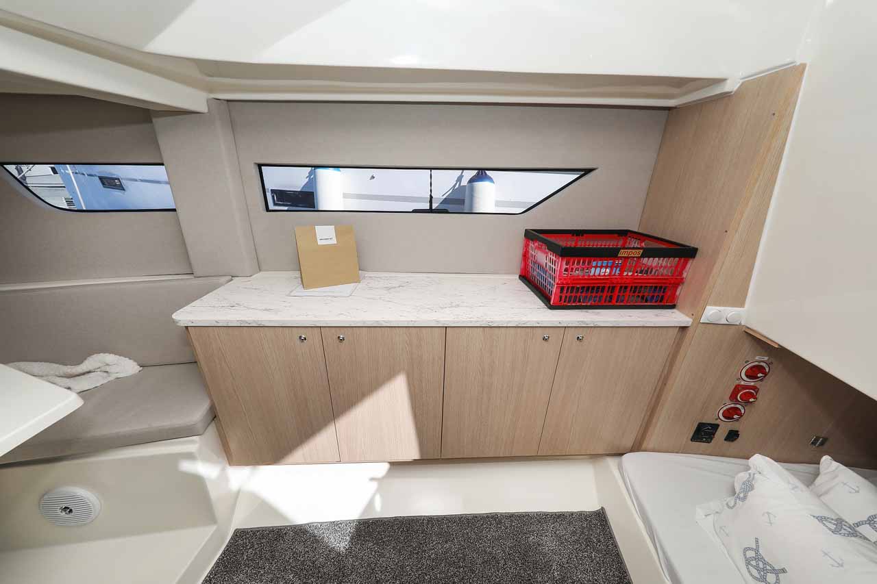 Nuva M9 Cabin — photo 15