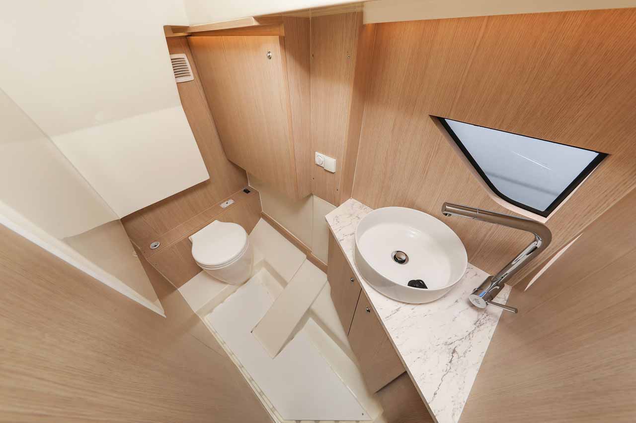 Nuva M9 Cabin — photo 16