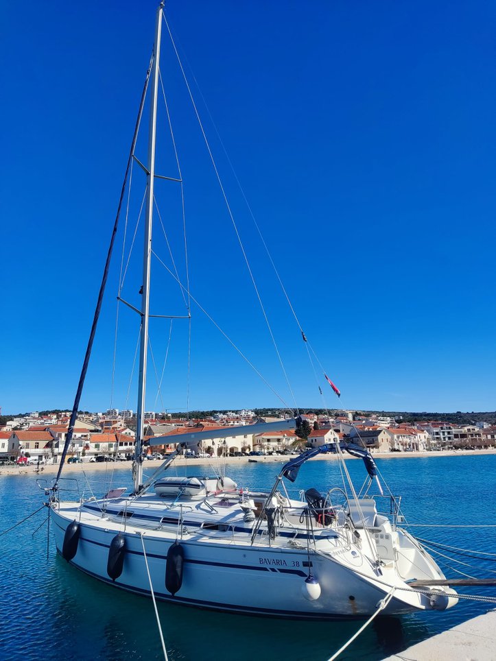 Bavaria 38 — photo 4