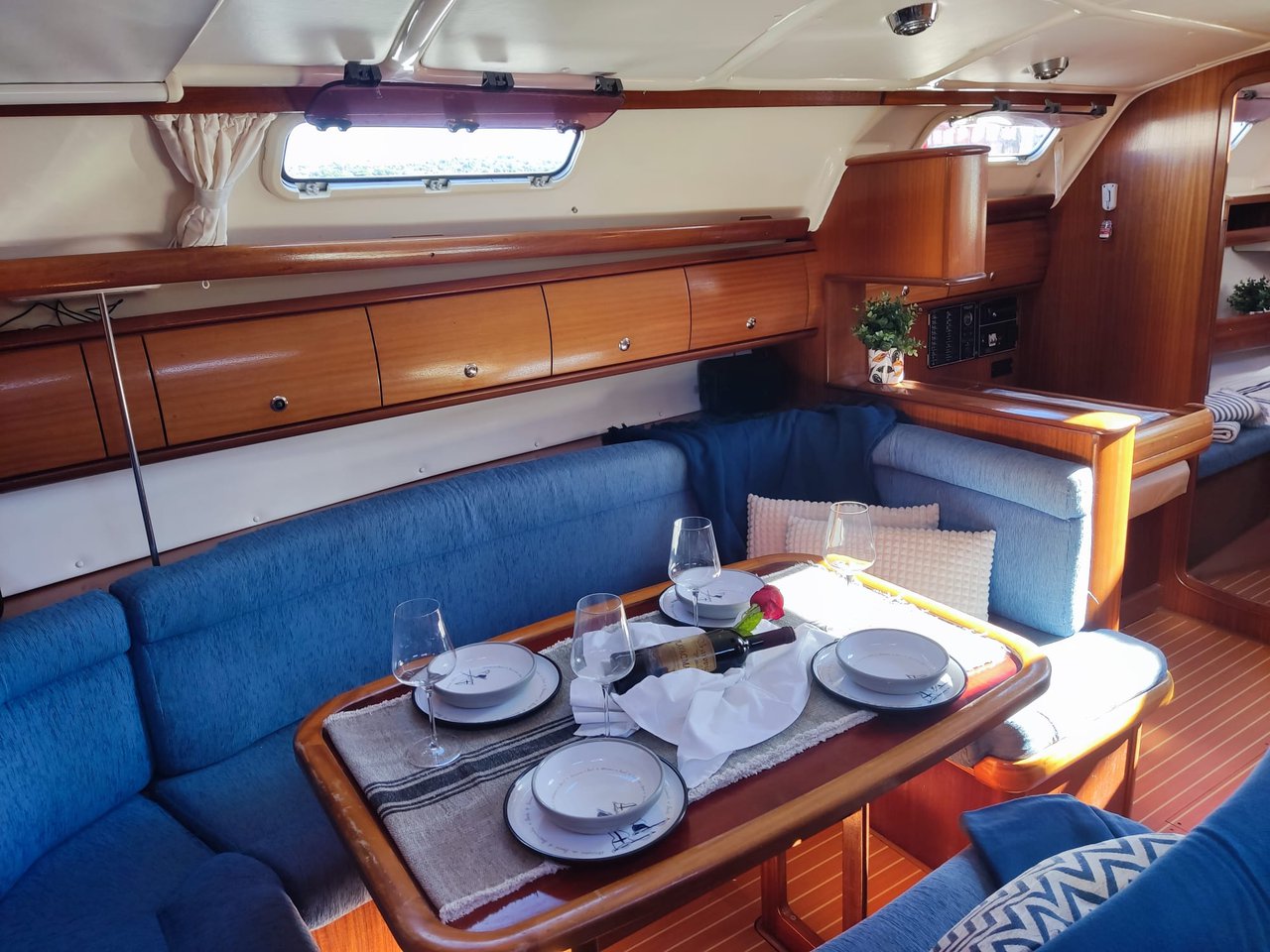 Bavaria 38 — photo 12
