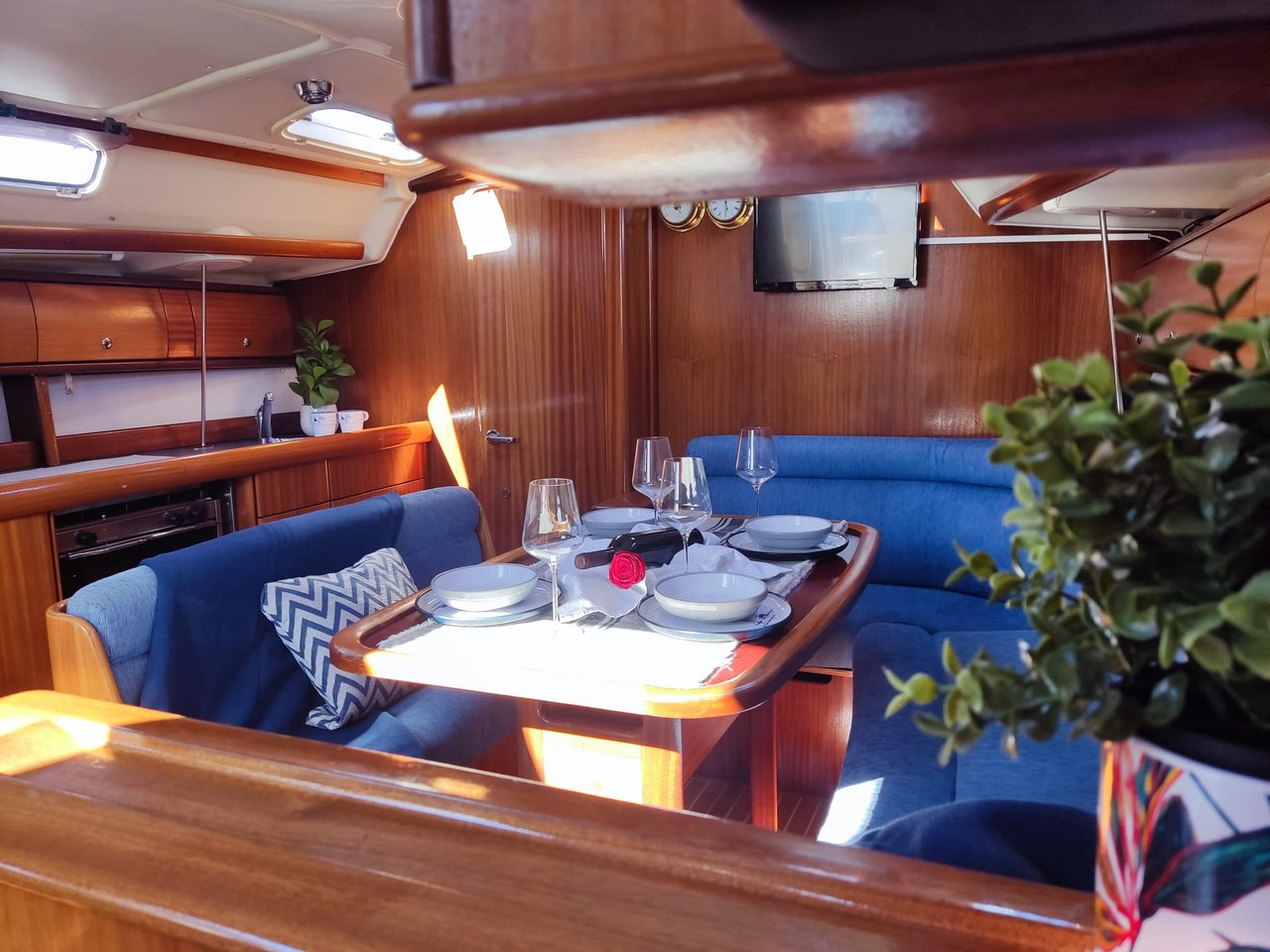 Bavaria 38 — photo 19